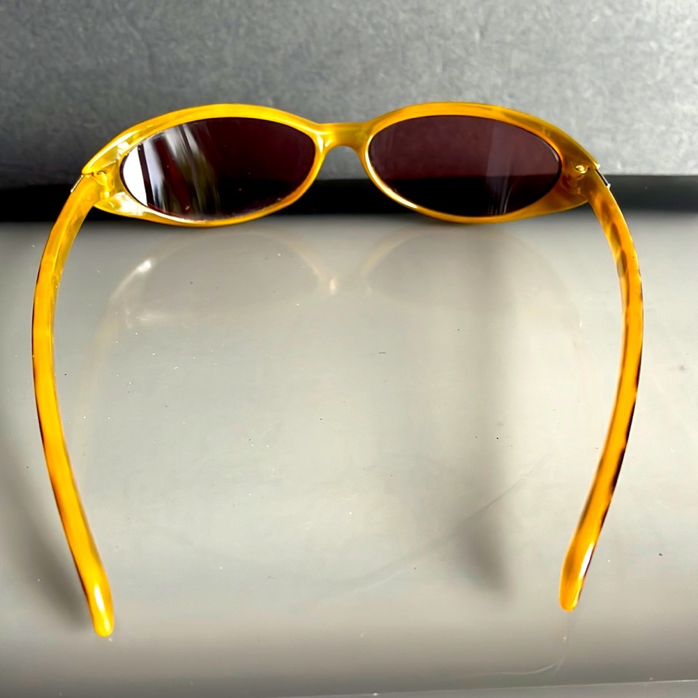 Gucci Tortoiseshell Sunglasses - Picture 3 of 16